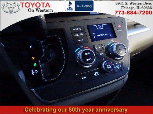 2017 Toyota Sienna LE